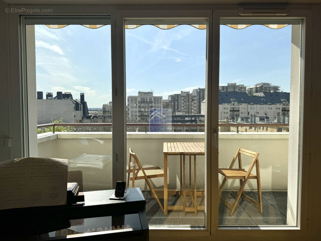Appartement à COURBEVOIE