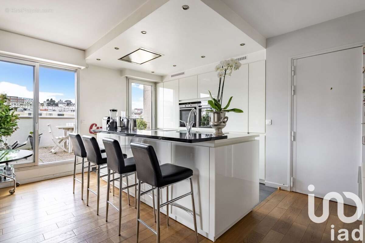 Photo 2 - Appartement à SURESNES