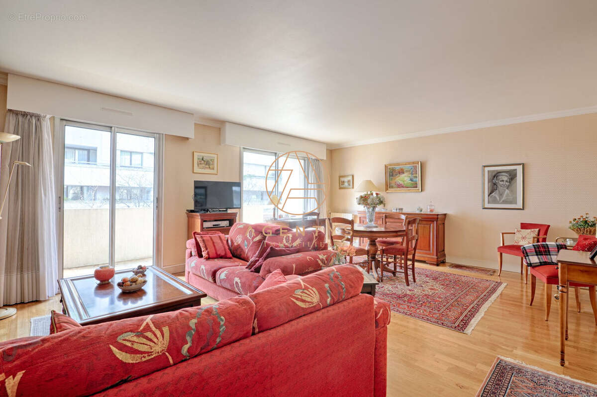 Appartement à SAINT-MAUR-DES-FOSSES