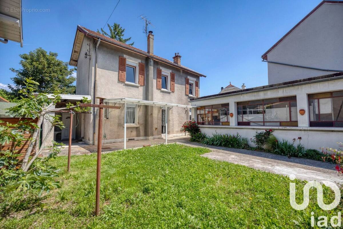 Photo 1 - Maison à LE PONT-DE-CLAIX