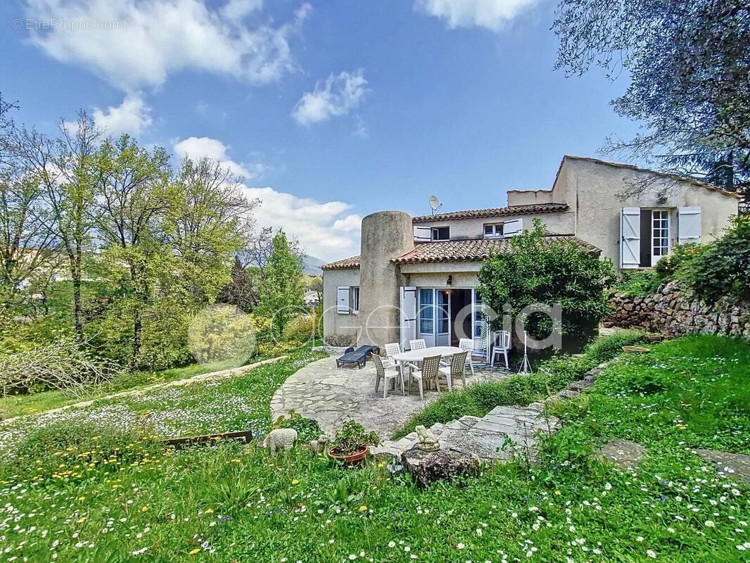 Maison à LE ROURET