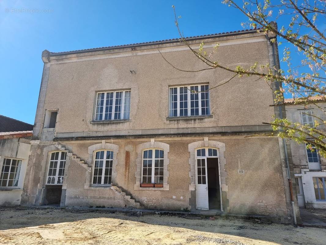Maison à JARNAC