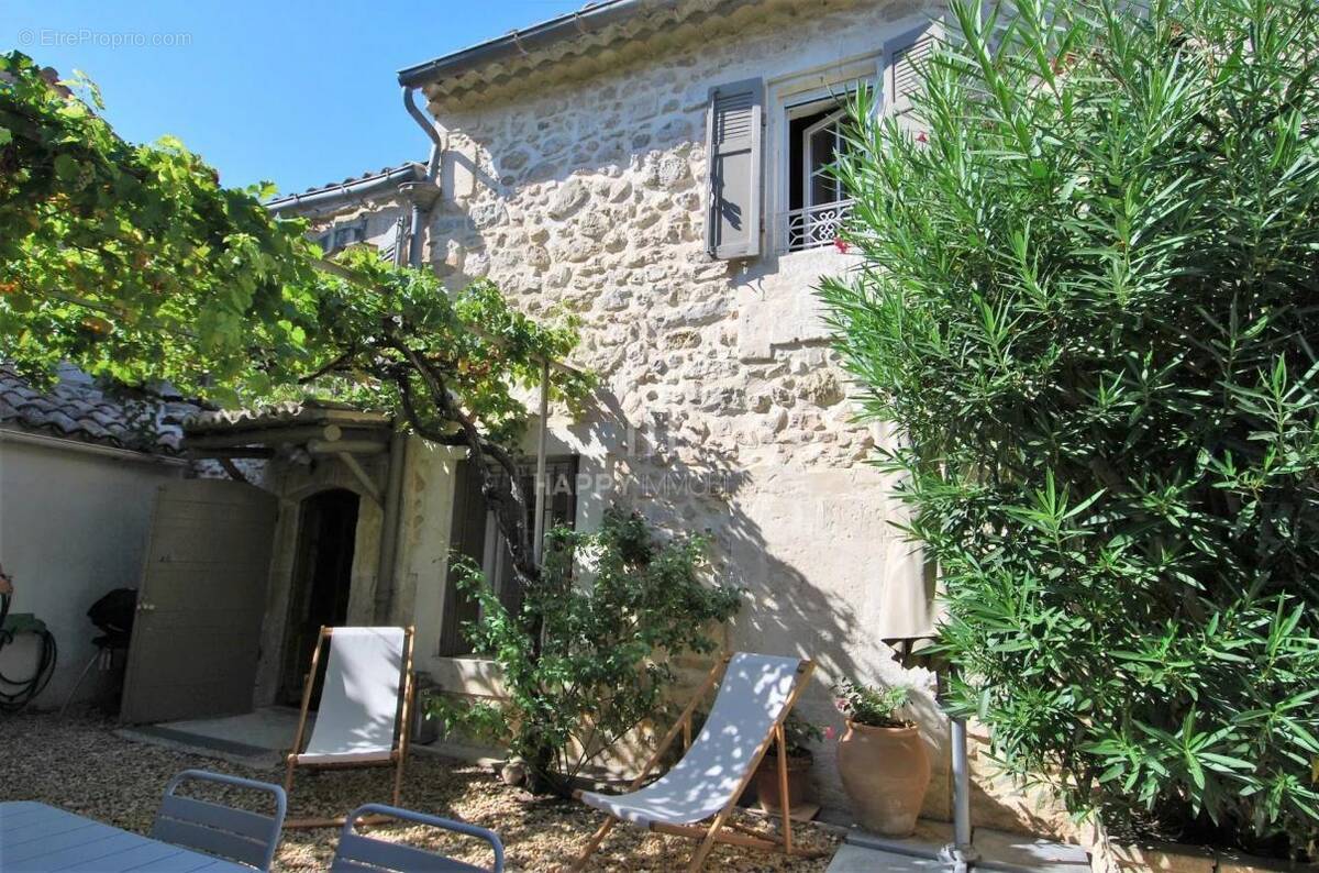 Maison à MOURIES
