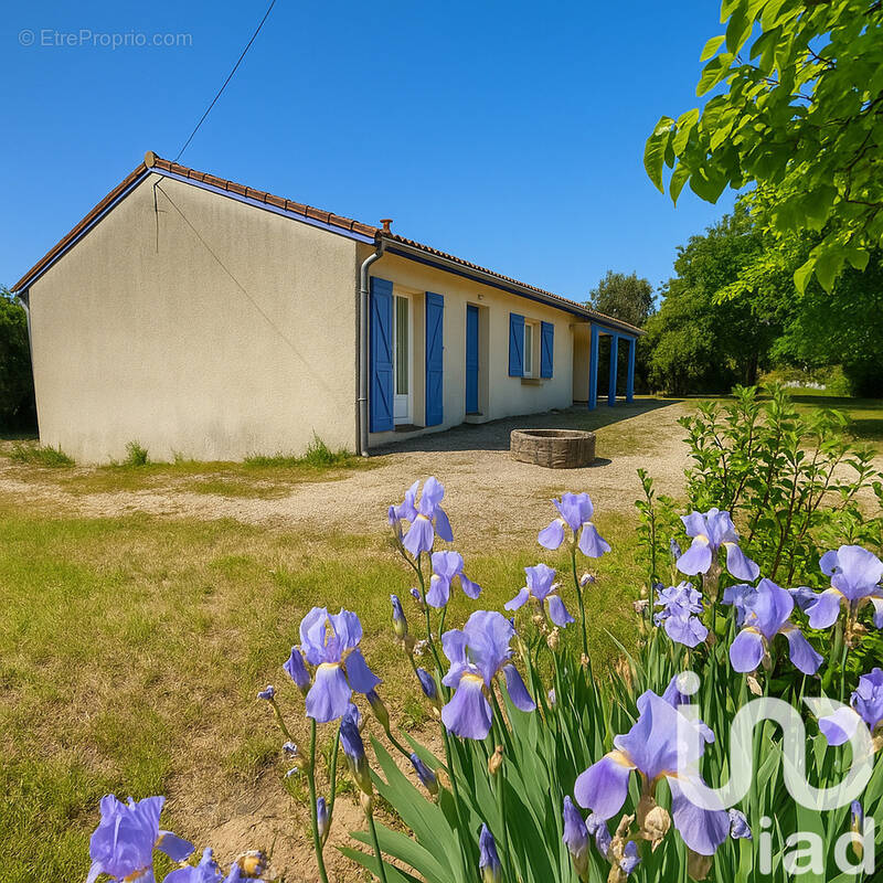 Photo 1 - Maison à MERCUROL