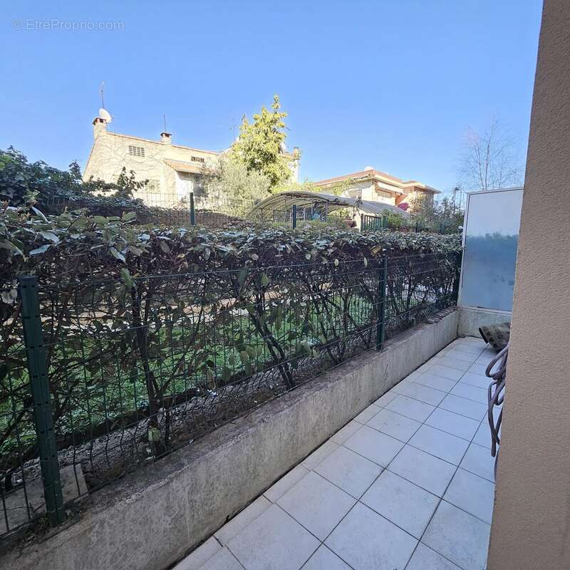Appartement à SAINT-LAURENT-DU-VAR