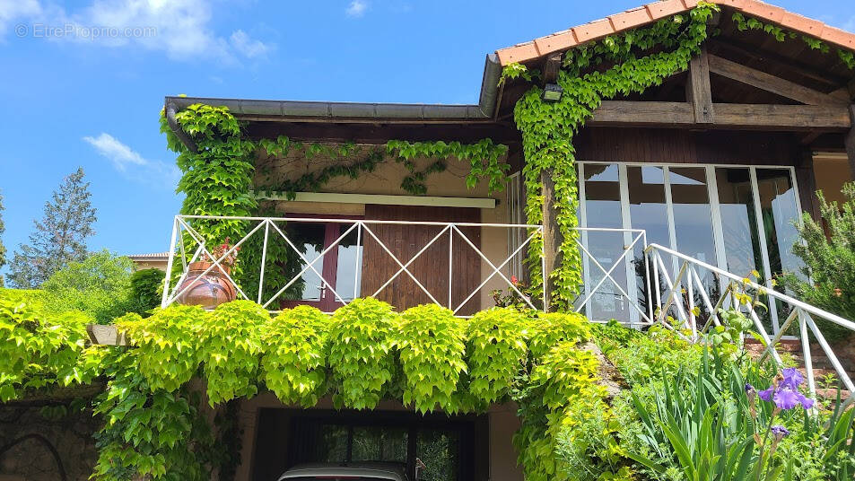 Maison à AMPLEPUIS
