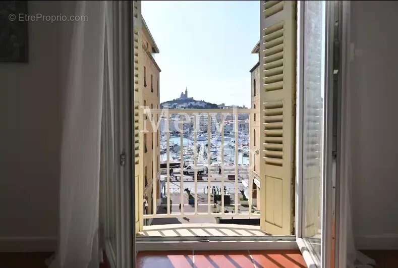 Appartement à MARSEILLE-2E