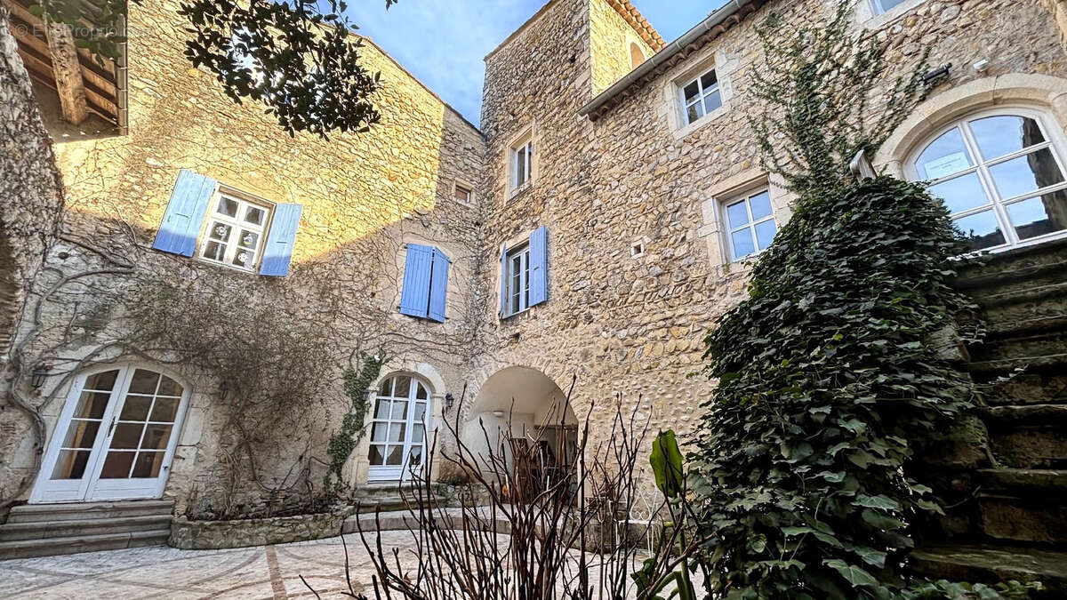 Maison à MIRMANDE