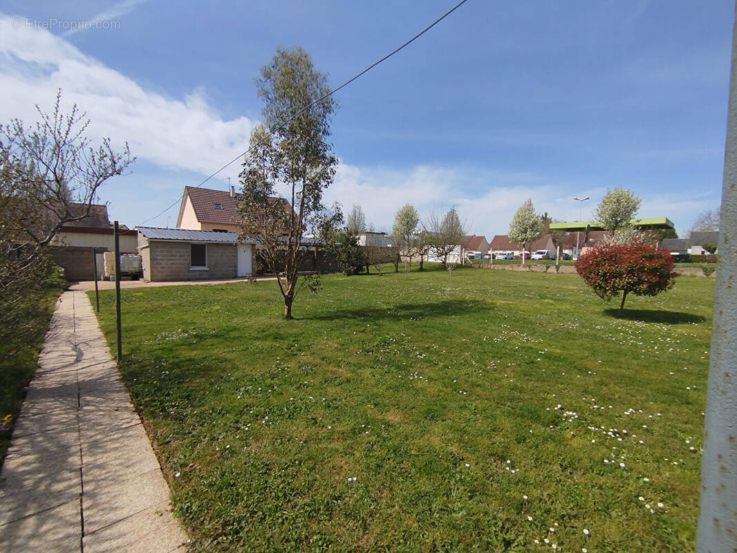 Terrain à VIBRAYE