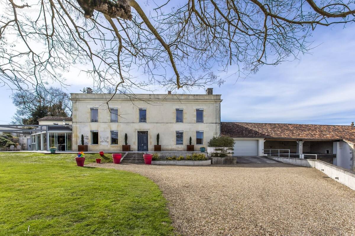 Maison à COGNAC