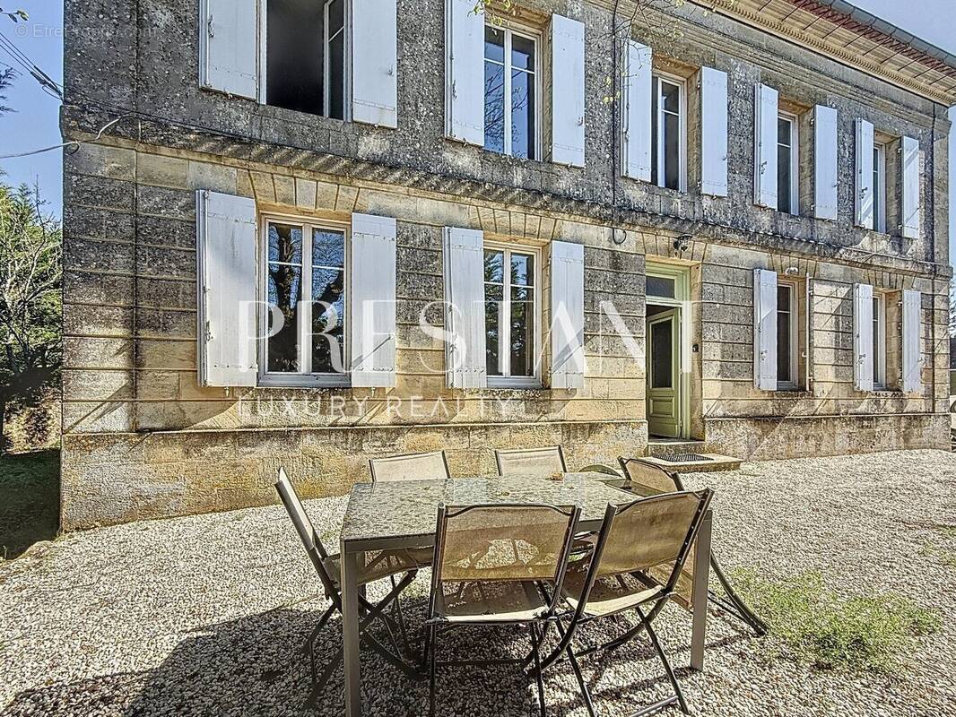 Maison à SAINT-EMILION