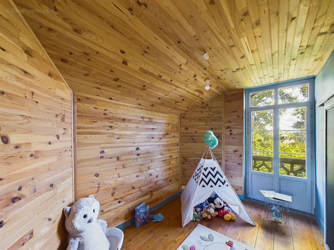 Maison à PINEUILH