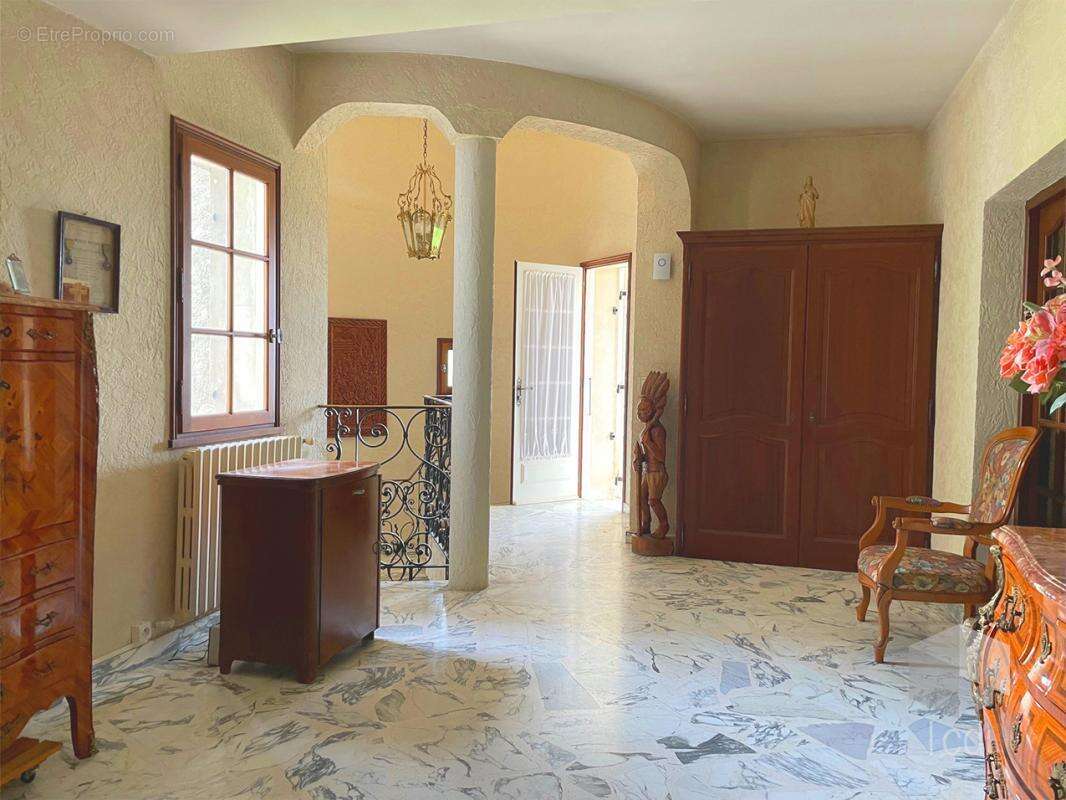 Maison à LA GARDE-ADHEMAR