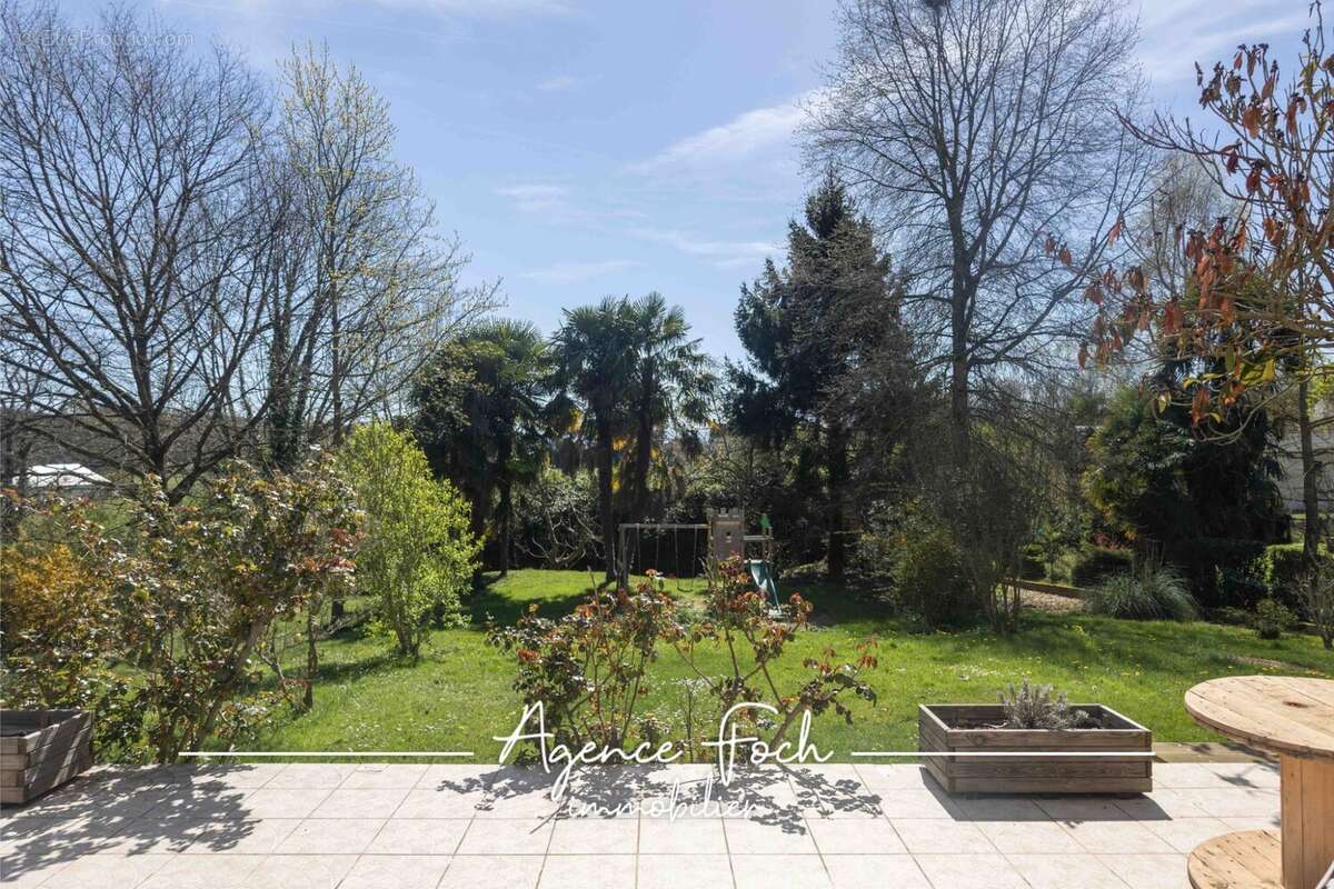 Maison à SARROUILLES