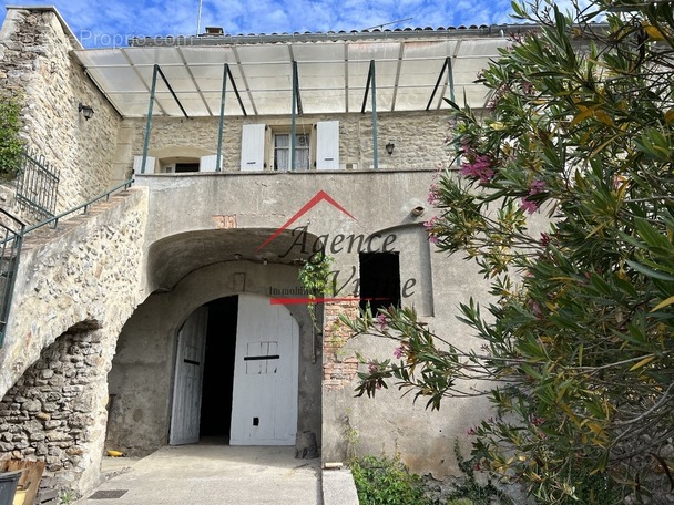 Maison à MEYRANNES