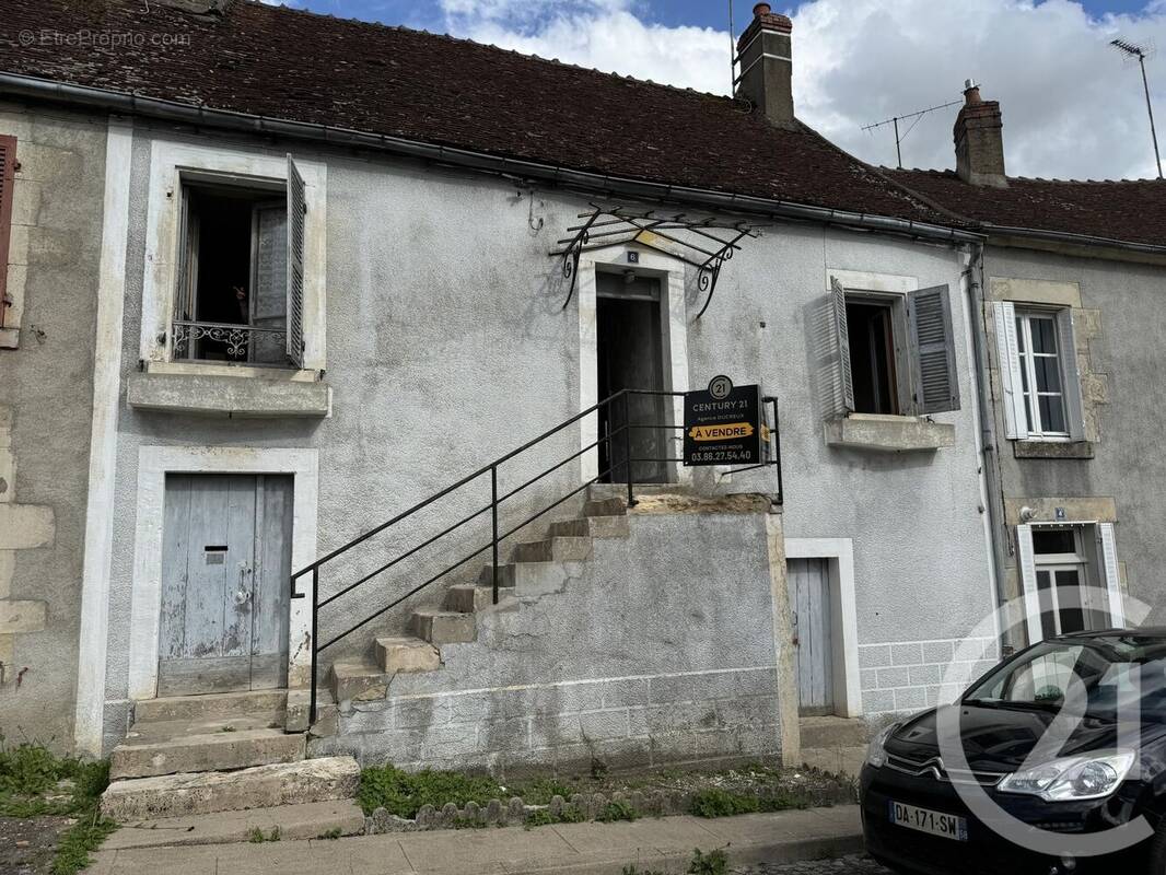 Maison à VARZY