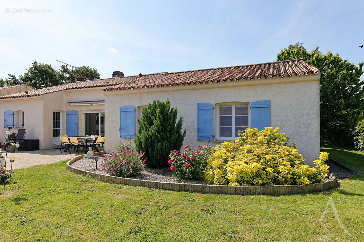 Maison à LEGE