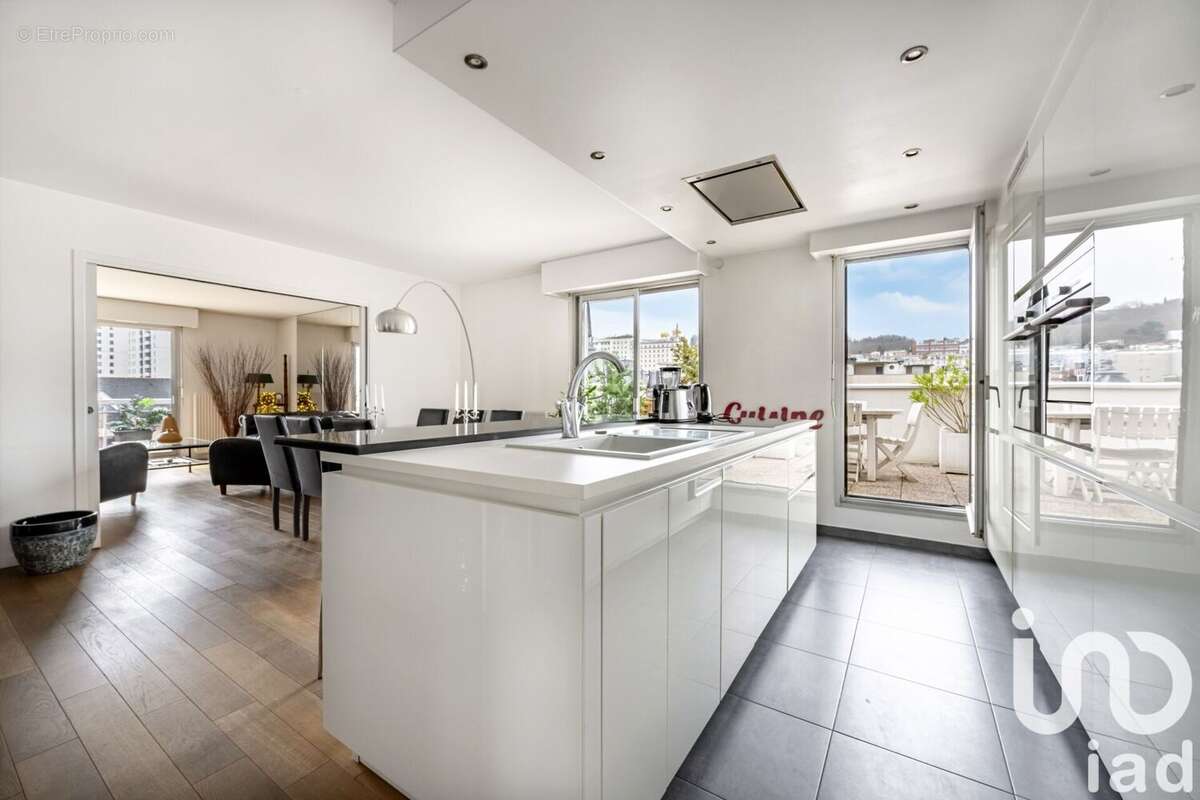 Photo 4 - Appartement à SURESNES