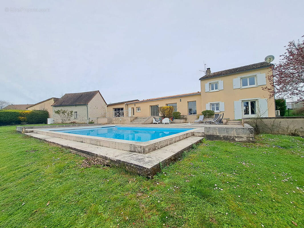 Maison à CHATELLERAULT