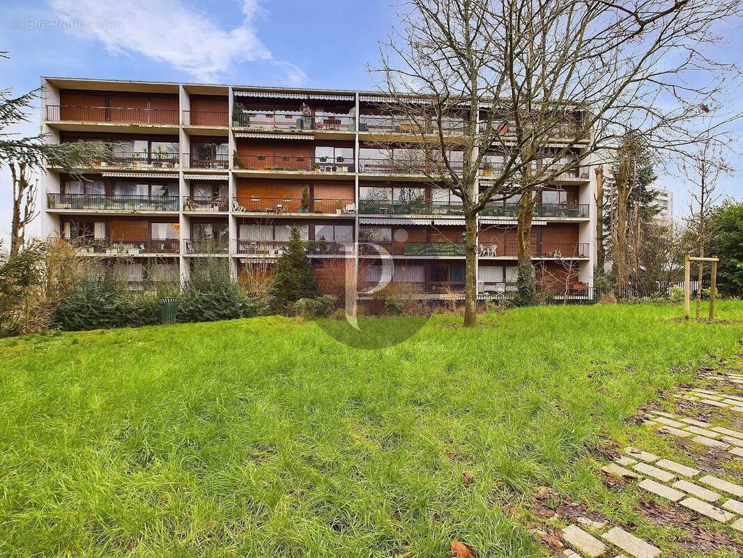 Appartement à LE PLESSIS-ROBINSON