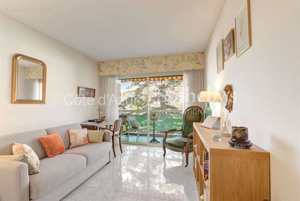 Appartement à LE CANNET