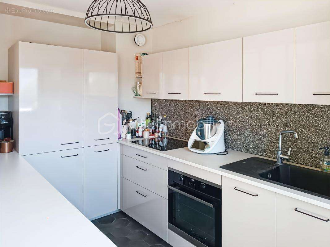 Appartement à PARIS-19E