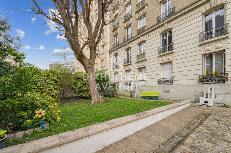 Appartement à PARIS-18E