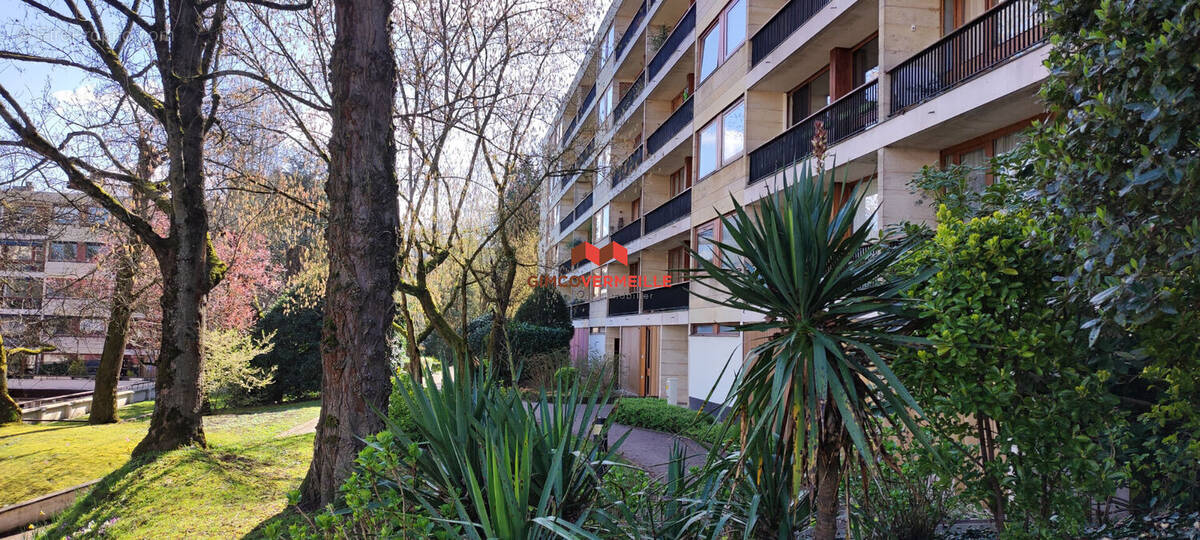 Appartement à LA CELLE-SAINT-CLOUD