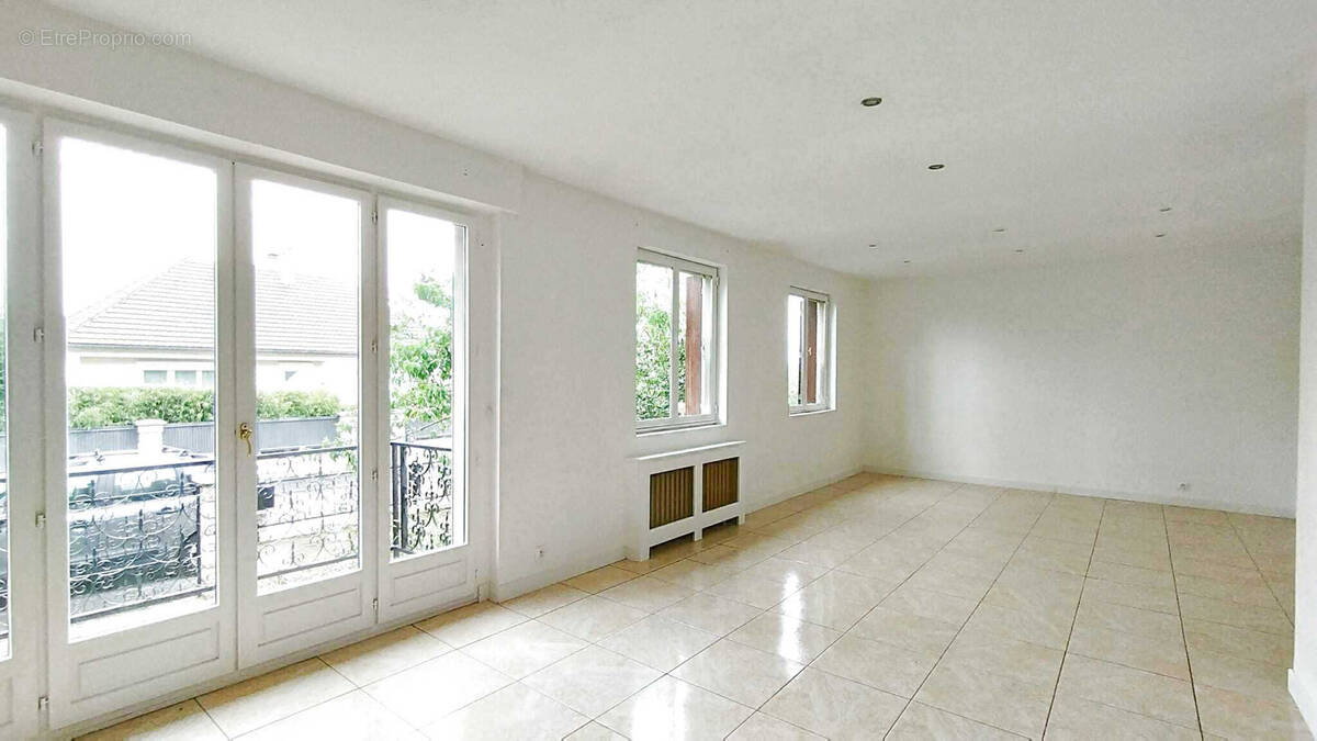 Maison à MERU