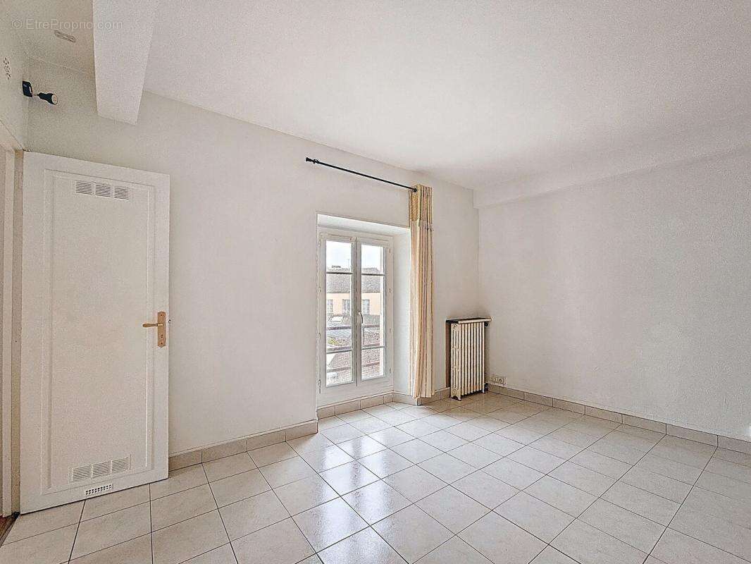 Appartement à EPERNON