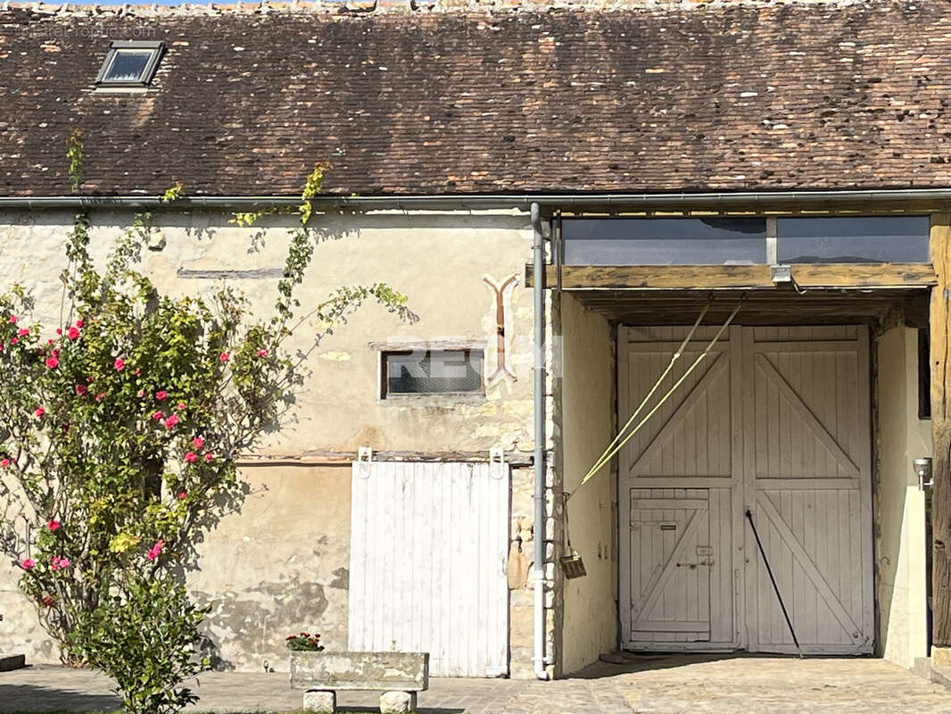 Maison à LA CHAPELLE-LA-REINE