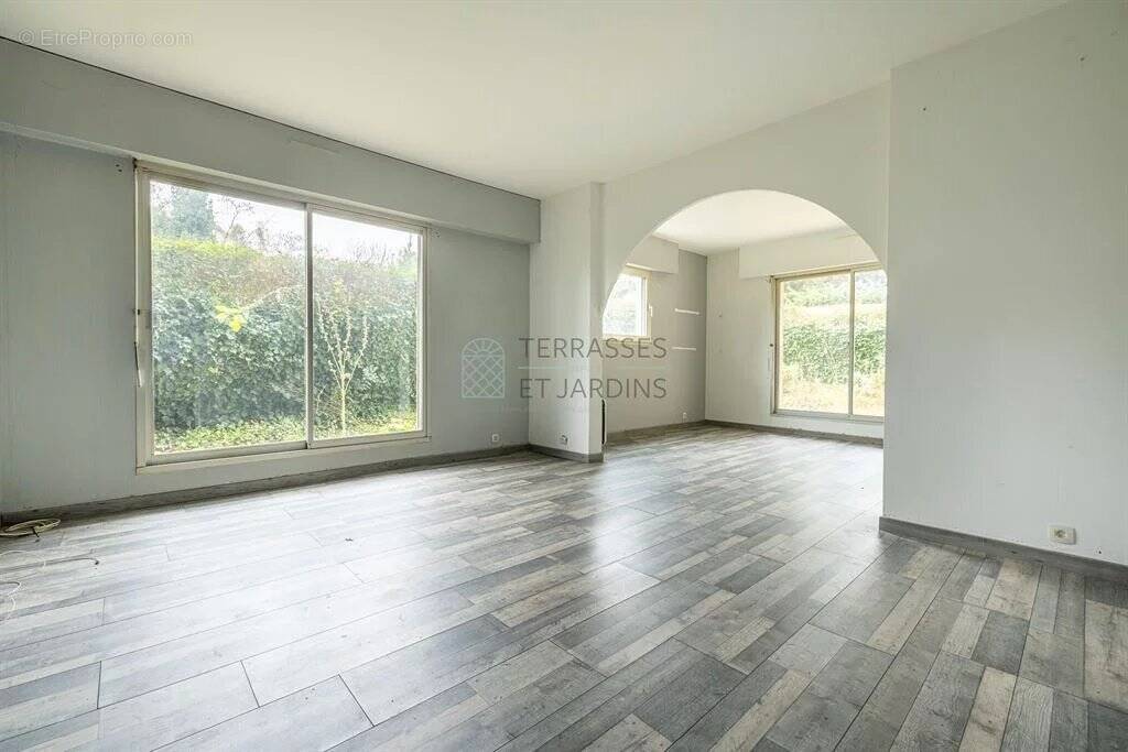 Appartement à L&#039;HAY-LES-ROSES
