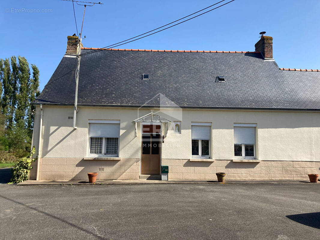 Maison à ETRELLES