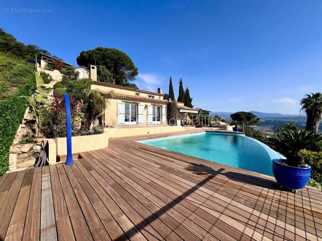 Maison à MANDELIEU-LA-NAPOULE