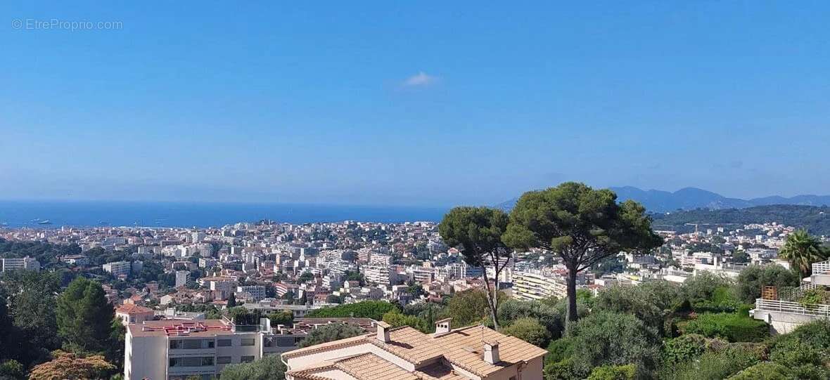 Appartement à LE CANNET