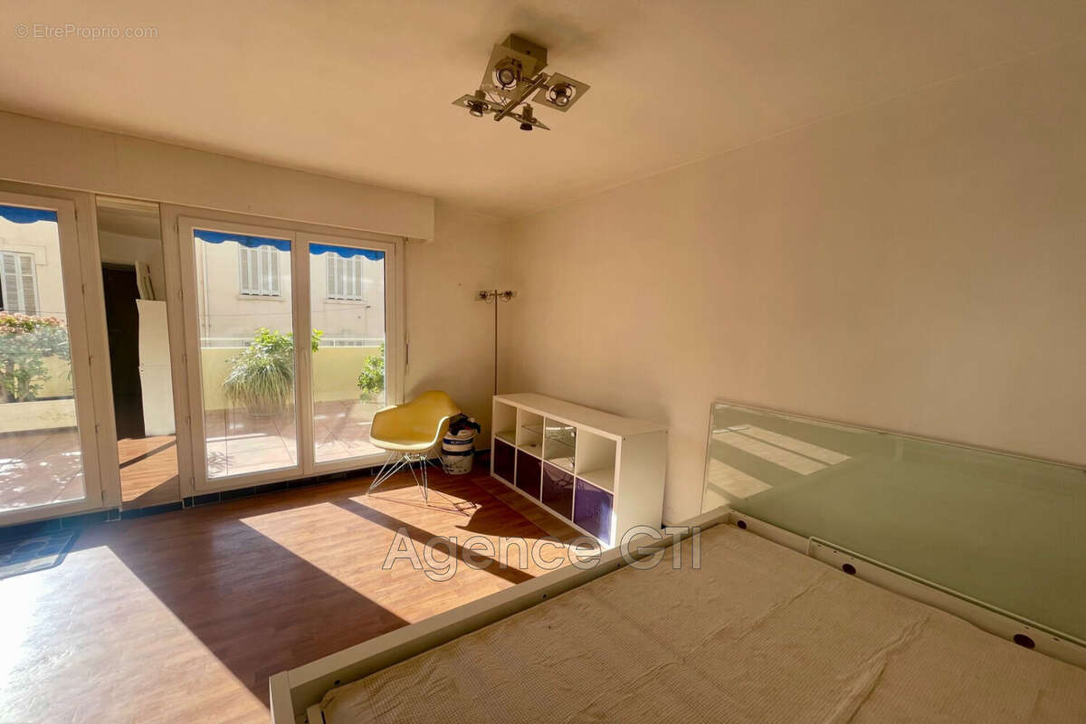 Appartement à HYERES