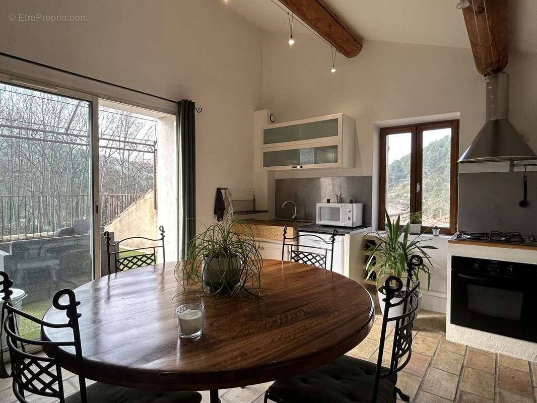 Maison à FONTAINE-DE-VAUCLUSE