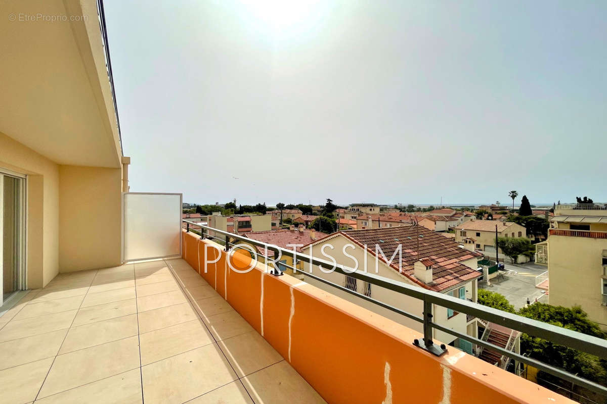 Appartement à SAINT-LAURENT-DU-VAR