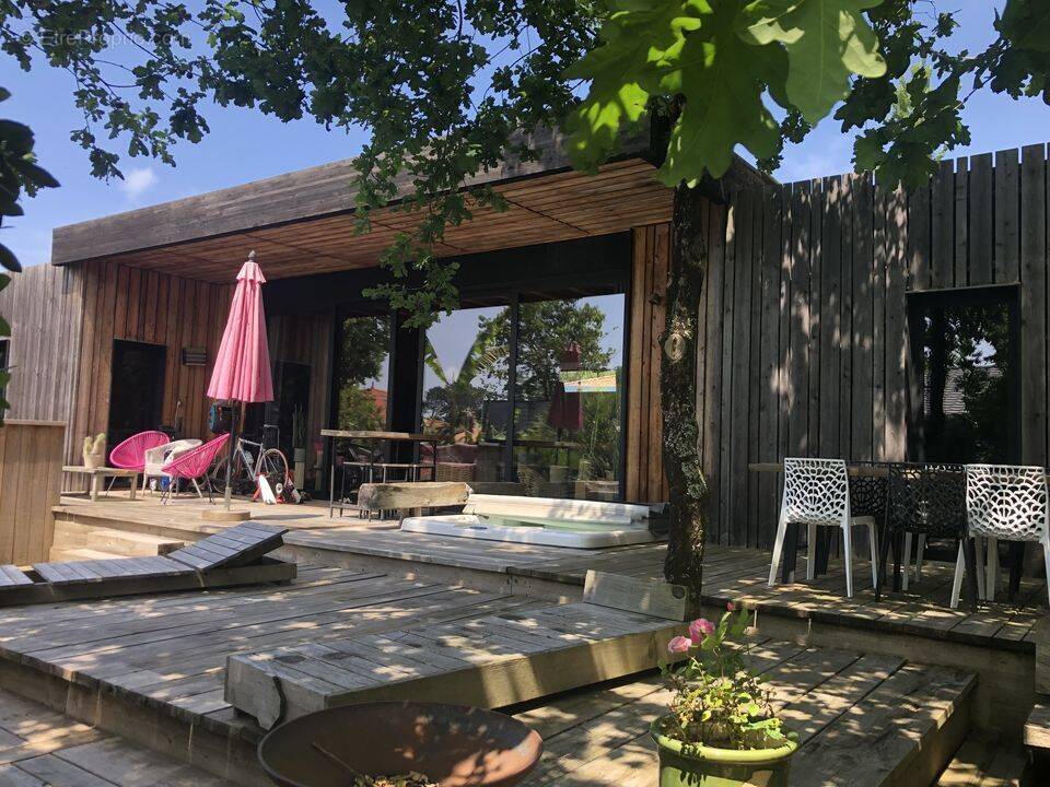 MAISON EN BOIS  - Maison à ARES