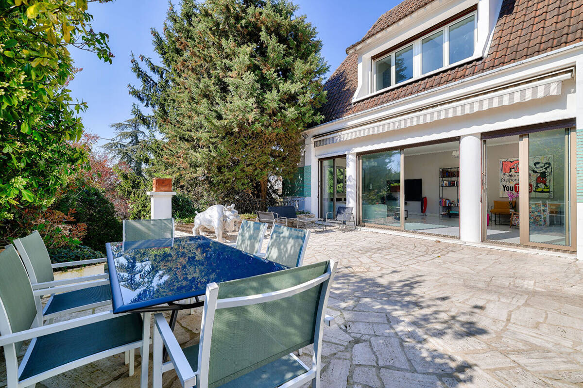Maison à CHENNEVIERES-SUR-MARNE