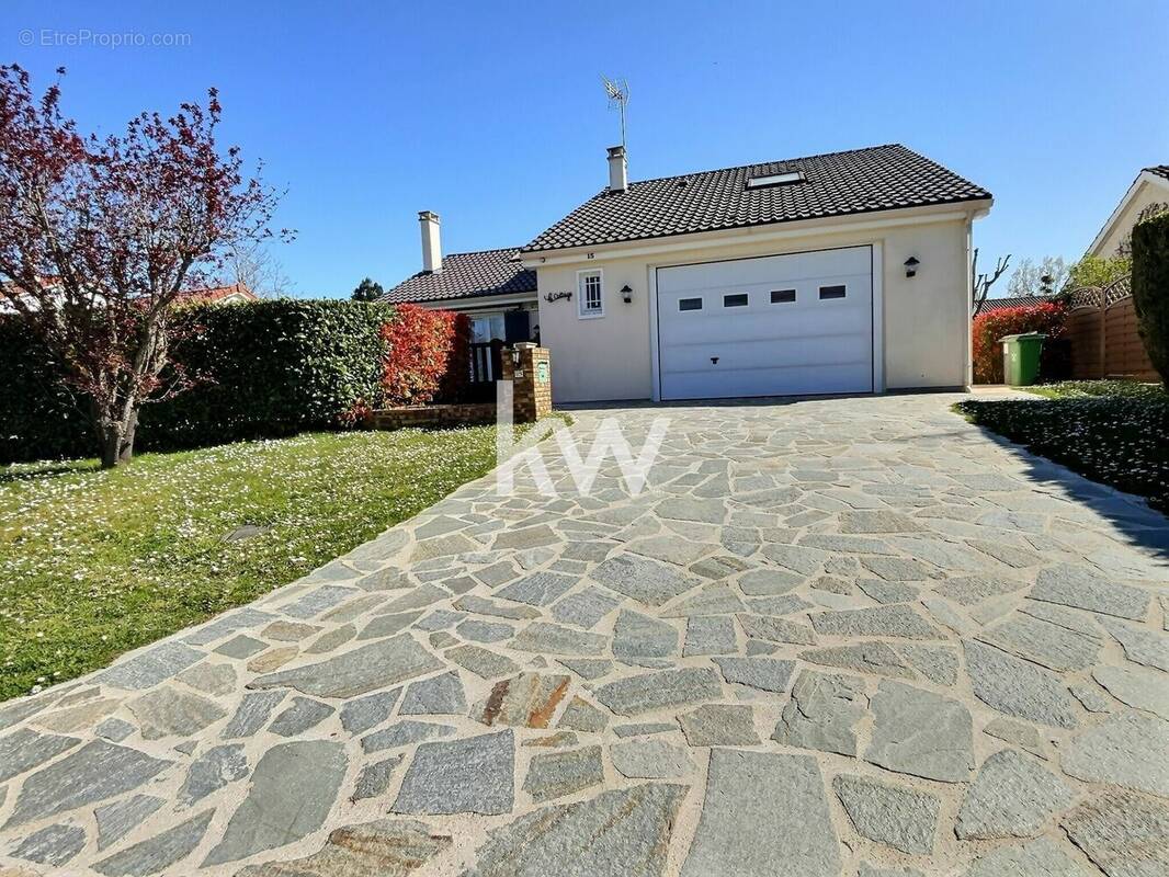 Maison à MENNECY