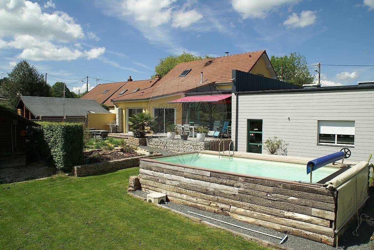 Maison à LUZY