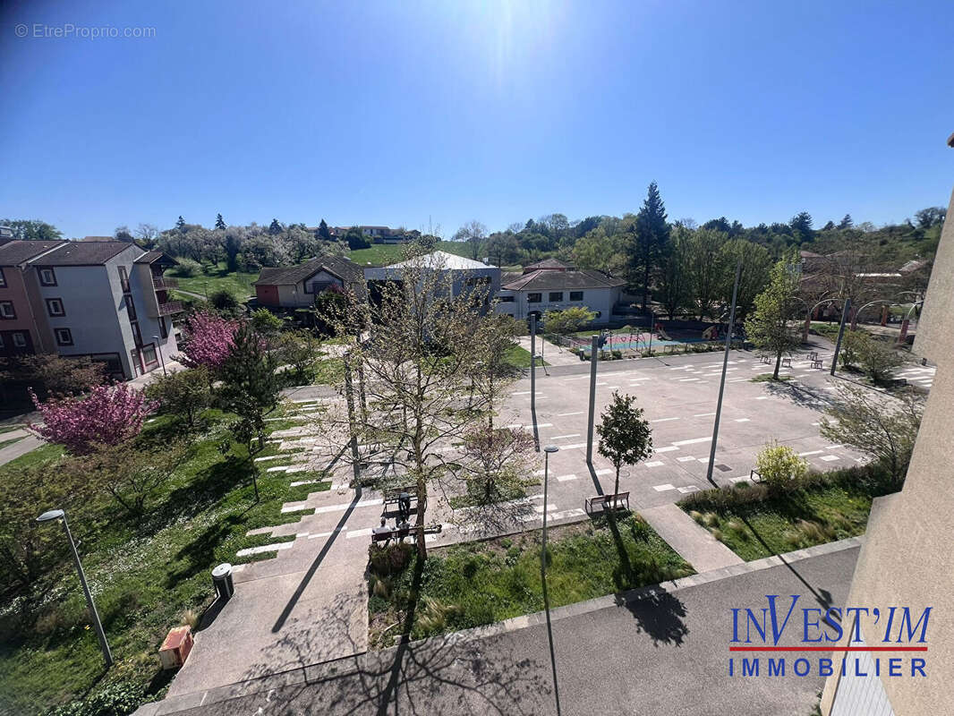 Appartement à SAINT-GENIS-LAVAL