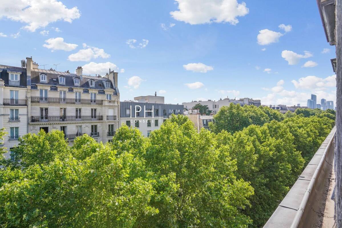 Appartement à NEUILLY-SUR-SEINE