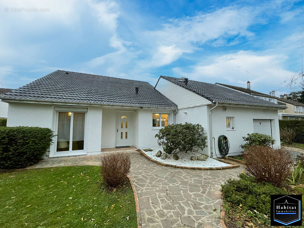 Maison à LE PLESSIS-BELLEVILLE