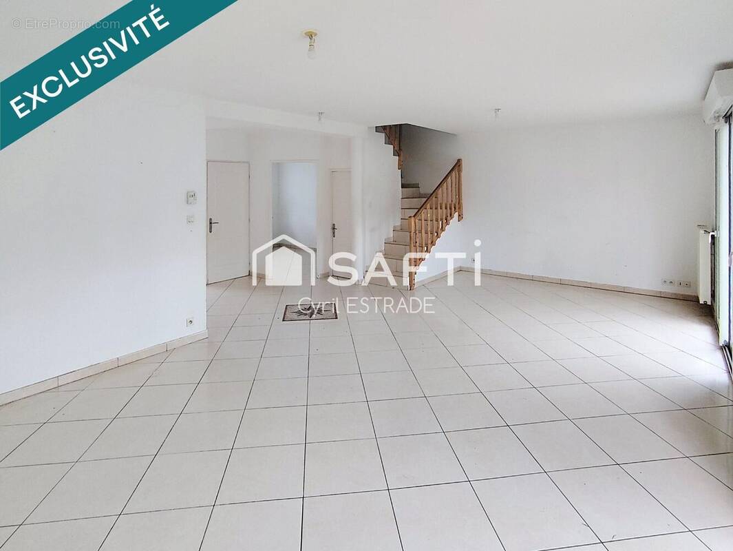 Photo 1 - Maison à SAINT-PAUL-EN-JAREZ