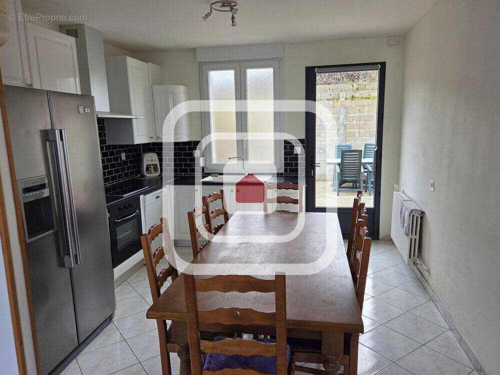 Maison à VAILLY-SUR-AISNE