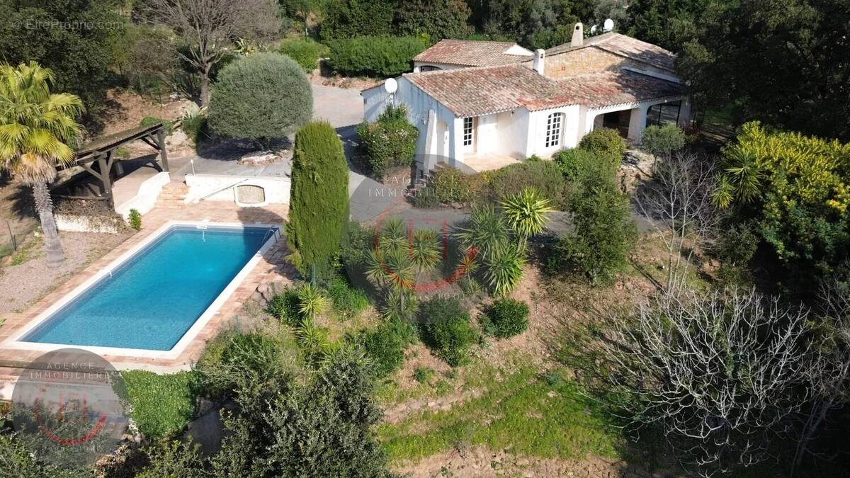 Maison à LES ADRETS-DE-L&#039;ESTEREL