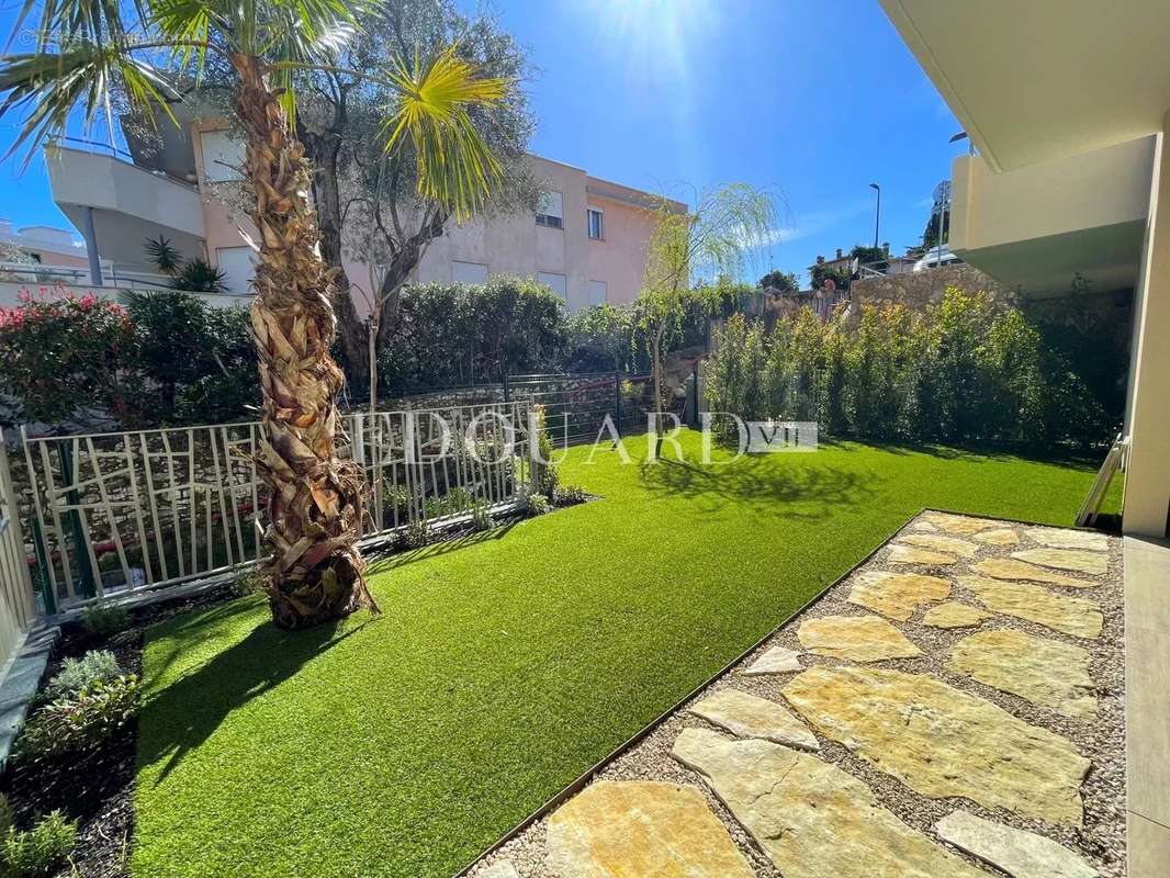 Appartement à ROQUEBRUNE-CAP-MARTIN