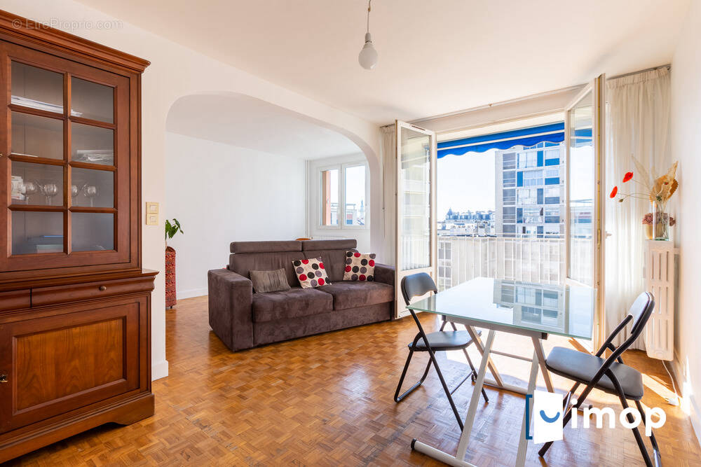 Appartement à PARIS-20E